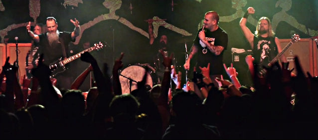 Fan-Filmed Footage Of DOWN's Entire Housecore Horror Film Festival Show from Austin, TX